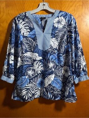 Talbots Blue Floral V-Neck Cotton Tunic, size small petite